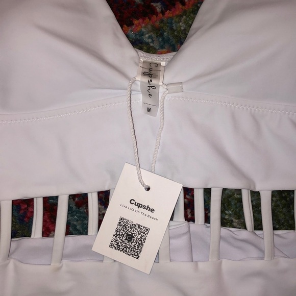 Cupshe One-Piece Swimsuit - Picture 2 of 4